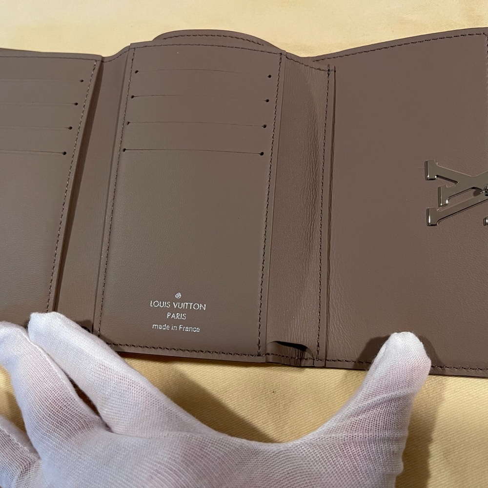 Authentic Louis Vuitton Wallet - Picture 8 of 9